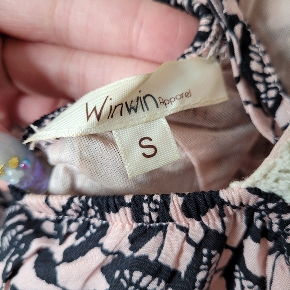 Win-Win Apparel Pink Floral Lace Knit Romper - Picture 5 of 12